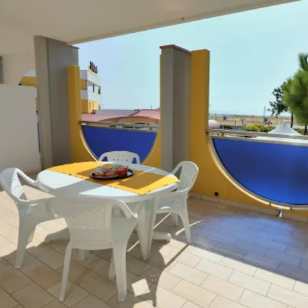 Spacious Apartment With A Big Terrace Daire Bibione
