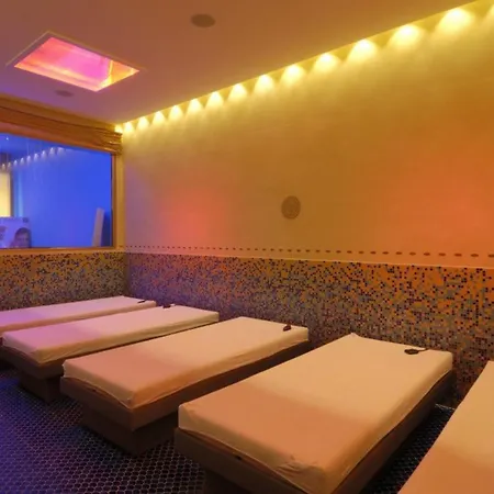 Spacious With A Big Terrace Апартаменты *