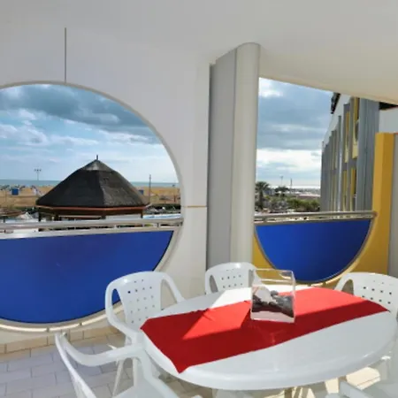 Spacious Apartment With A Big Terrace Daire Bibione