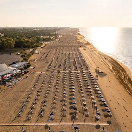 Apartment Spacious Seaview With A Big Terrace Bibione